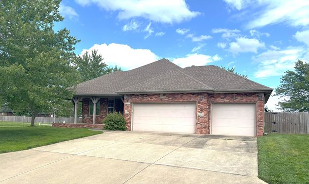 5622 N 12th Avenue Ozark, MO House Active - Photo 1 of 24. Opens carousel modal