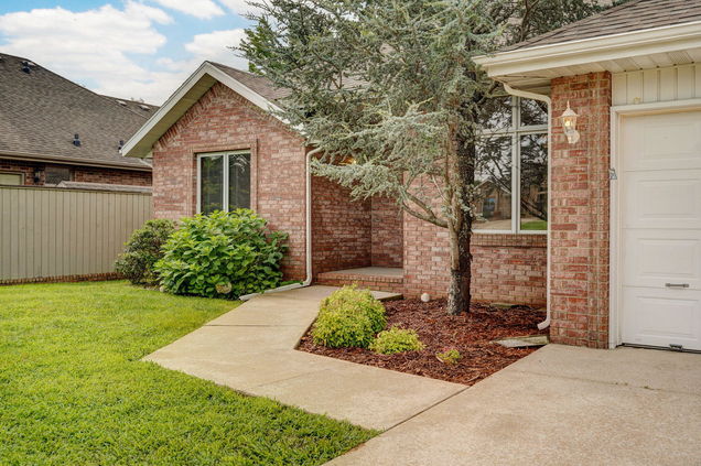 3664 W Edgewood Street Springfield, MO House Active - Photo 1 of 41. Opens carousel modal