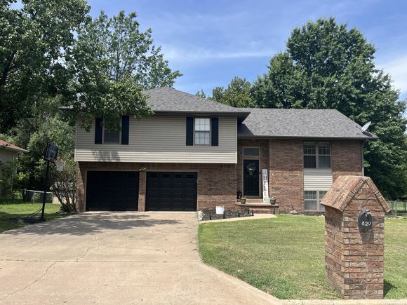 829 Rosemary Avenue Aurora, MO House Active - Photo 1 of 39. Opens carousel modal
