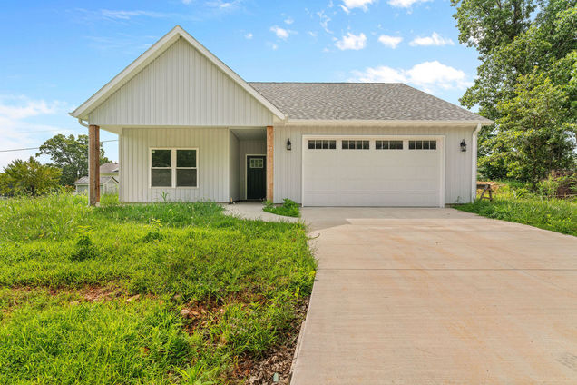 67 Thorn Rdg Road Reeds Spring, MO House Active - Photo 1 of 29. Opens carousel modal