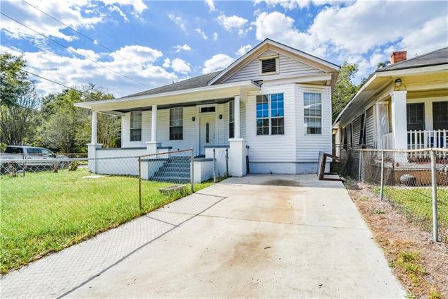 812 Washington Avenue S Mobile, AL House Sold - Photo 1 of 13. Opens carousel modal
