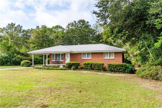 304 Dogwood Drive