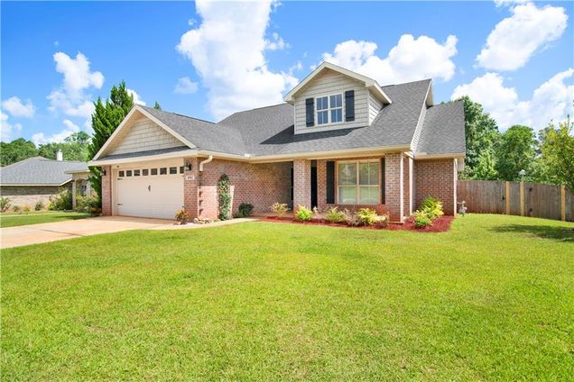 8582 Fernwood Loop N