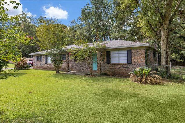 6445 Fairoak Drive S Mobile, AL House Active - Photo 1 of 20. Opens carousel modal