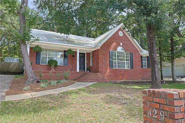 129 Kingswood Drive