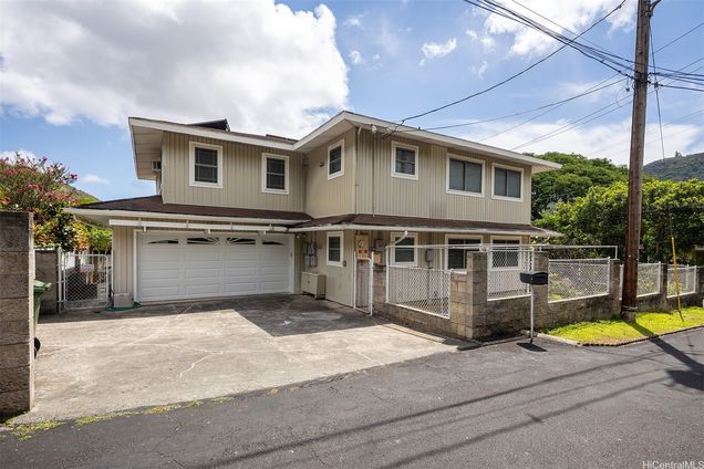 3329 Woodlawn Drive Honolulu, HI House Active - Photo 1 of 25. Opens carousel modal