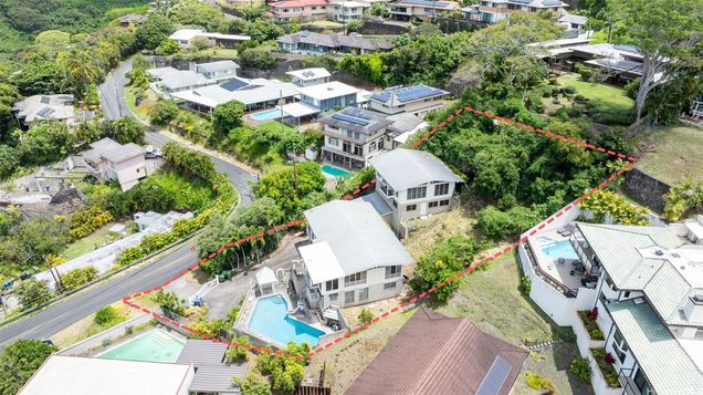 2325/2327 Round Top Drive Unit 2325/2327 Honolulu, HI Multifamily Active - Photo 1 of 25. Opens carousel modal