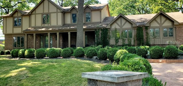 635 Willow Glen Court E BloomfieldHills, MI House Sold - Photo 1 of 1. Opens carousel modal