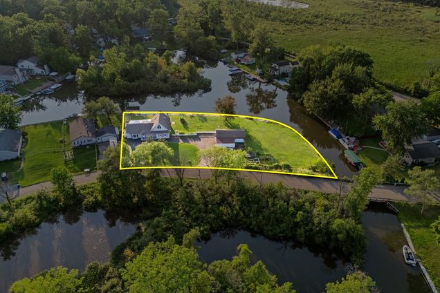 4287 Lake Grove