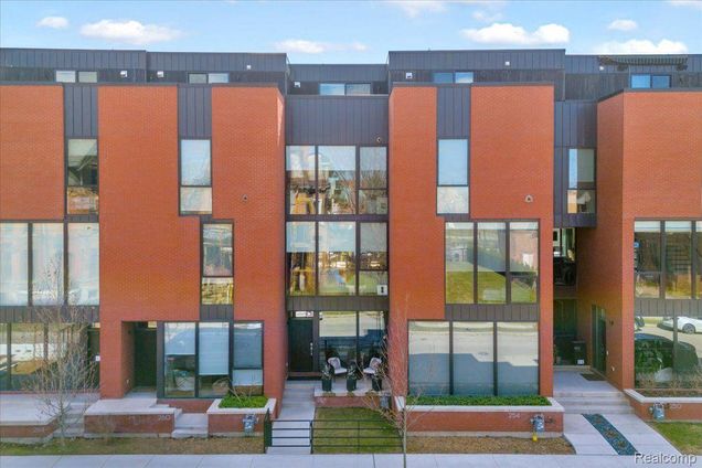 258 Edmund Place Detroit, MI Condo Active - Photo 1 of 97. Opens carousel modal