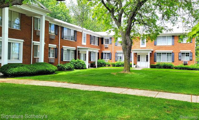 20870 Wildwood Unit 221