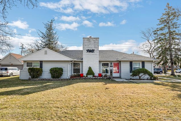 30260 Harper Avenue StClairShores, MI Multifamily Active - Photo 1 of 38. Opens carousel modal