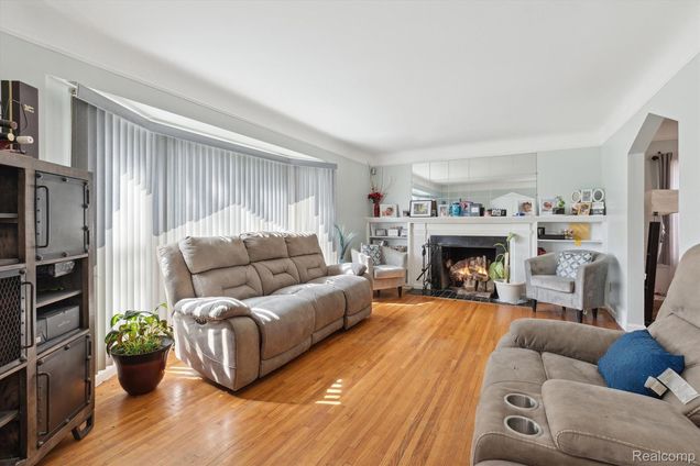 17172 Huntington Road Detroit, MI House Active - Photo 1 of 16. Opens carousel modal