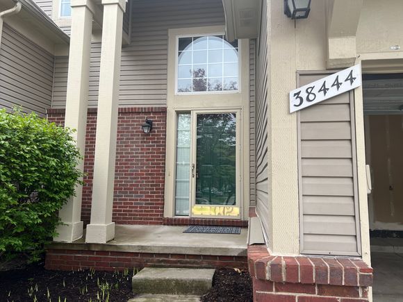 38444 Lynwood FarmingtonHills, MI Condo Active - Photo 1 of 24. Opens carousel modal