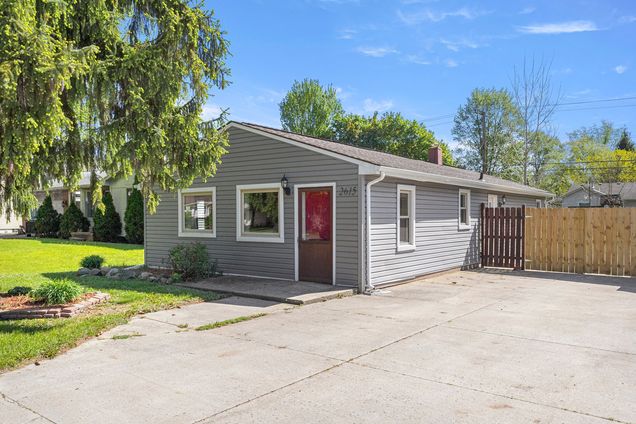 2615 Culbertson Avenue RochesterHills, MI House Pending - Photo 1 of 1. Opens carousel modal