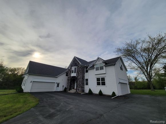 10726 Davisburg Road Davisburg, MI House Active - Photo 1 of 43. Opens carousel modal