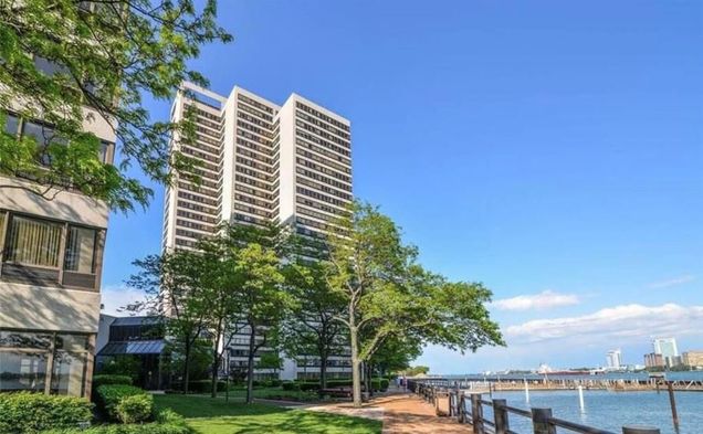1001 W Jefferson Avenue Unit #4D