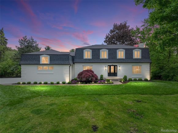 941 Viewland Drive