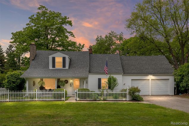 14251 Richfield Street Livonia, MI House Sold - Photo 1 of 1. Opens carousel modal