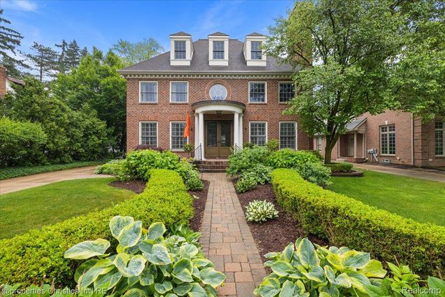 364 Chesterfield Avenue