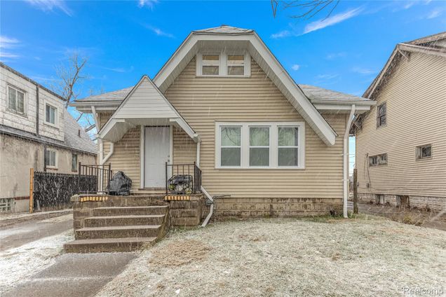12719 Sussex Street Detroit, MI House Active - Photo 1 of 22. Opens carousel modal