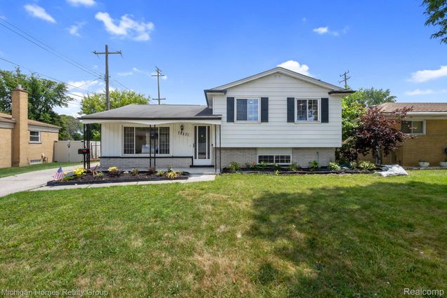 29521 Jacquelyn Drive Livonia, MI House Active - Photo 1 of 29. Opens carousel modal
