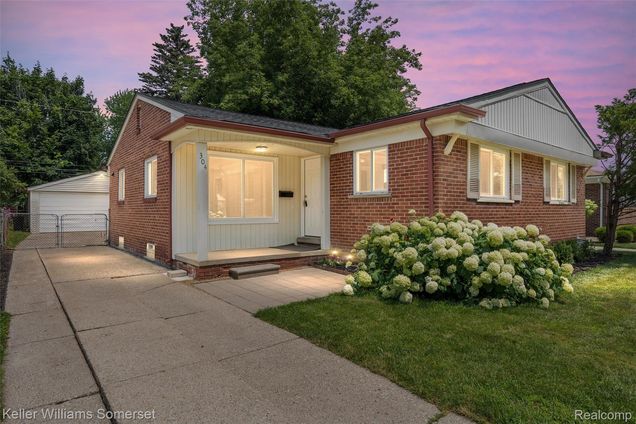 304 W La Salle Avenue