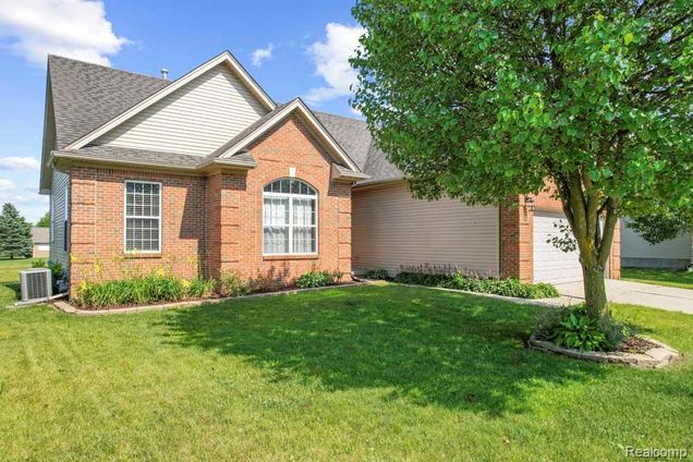 70298 Sunny Brook Lane