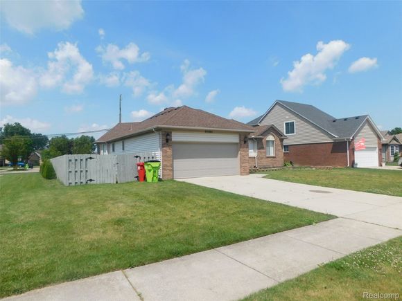 52025 Hickory Drive Chesterfield, MI House Active - Photo 1 of 39. Opens carousel modal