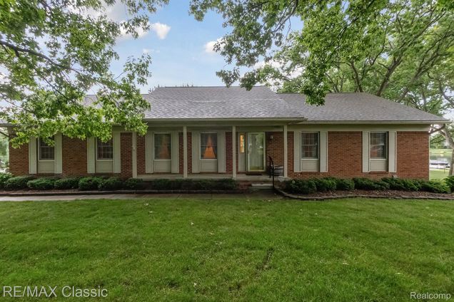 3925 Taggett Lake Drive Highland, MI House Sold - Photo 1 of 1. Opens carousel modal
