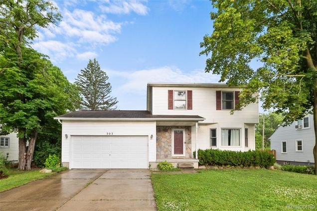 303 S Saginaw Street Lapeer, MI House Active - Photo 1 of 22. Opens carousel modal