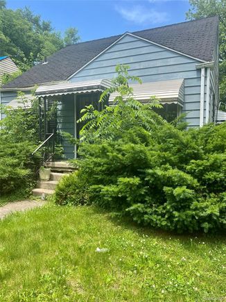 638 W Pulaski Avenue