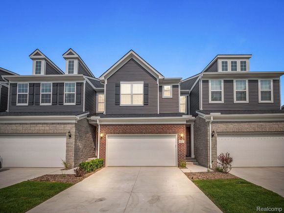 4837 Glenora Drive LakeOrion, MI Condo Active - Photo 1 of 31. Opens carousel modal