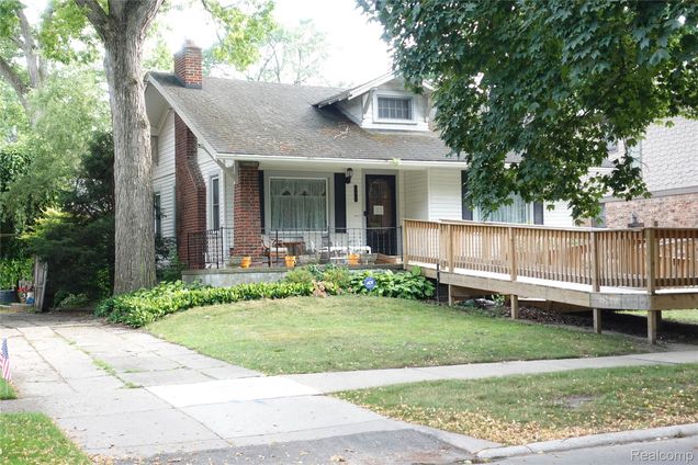 341 W Oakridge Street W