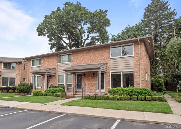 1045 N Old Woodward Avenue Unit 3 Birmingham, MI Condo Active - Photo 1 of 28. Opens carousel modal
