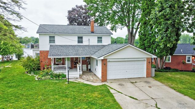 1962 Lake Pointe Drive