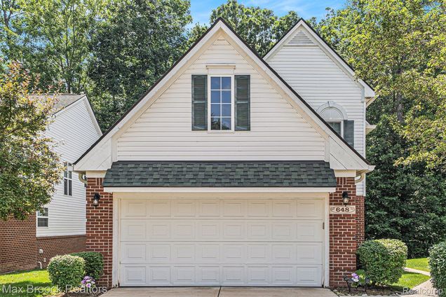 648 Shady Maple Shady Maple Drive Unit 16 Wixom, MI Condo Active - Photo 1 of 30. Opens carousel modal