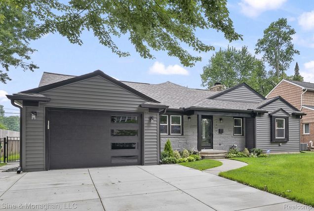 2409 N Vermont Avenue RoyalOak, MI House Active - Photo 1 of 28. Opens carousel modal
