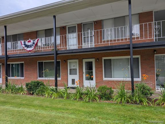 2119 Clawson Avenue Unit 106