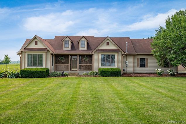 7366 E Maple Avenue GrandBlanc, MI House Active - Photo 1 of 63. Opens carousel modal