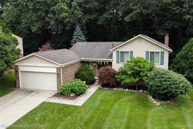 625 Ten Point Drive RochesterHills, MI House Active - Photo 1 of 48. Opens carousel modal