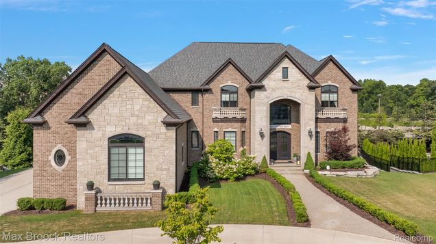 3888 Thatcher Drive RochesterHills, MI House Active - Photo 1 of 82. Opens carousel modal