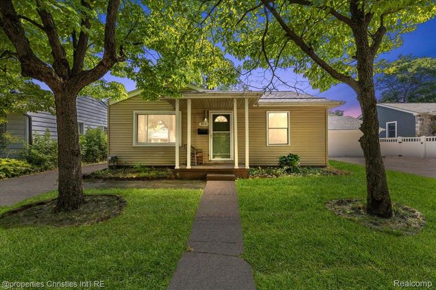 1890 College Street Ferndale, MI House Active - Photo 1 of 31. Opens carousel modal