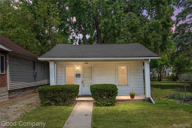 1489 Woodward Heights Ferndale, MI House Active - Photo 1 of 23. Opens carousel modal