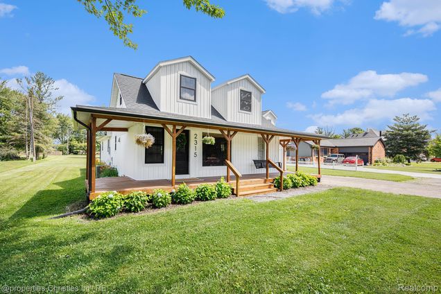 2315 Orpington Road Troy, MI House Active - Photo 1 of 40. Opens carousel modal
