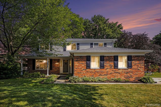 5049 Surrey Drive SterlingHeights, MI House Active - Photo 1 of 26. Opens carousel modal