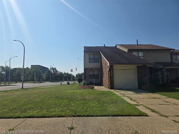 3100 Woods Circle Detroit, MI House Active - Photo 1 of 7. Opens carousel modal