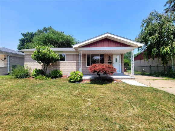 8527 State Park Street CenterLine, MI House Active - Photo 1 of 23. Opens carousel modal