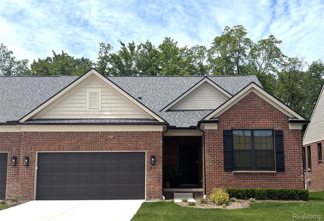 55746 Oak Pointe Drive