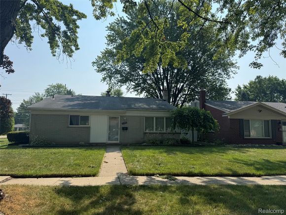 35980 Carlisle Street ClintonTownship, MI House Active - Photo 1 of 17. Opens carousel modal